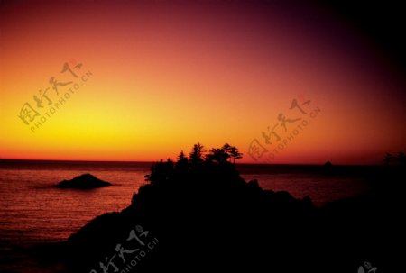黄昏时的大海美景图片
