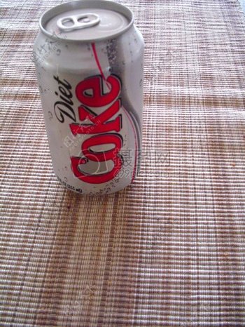 cokecan2.jpg