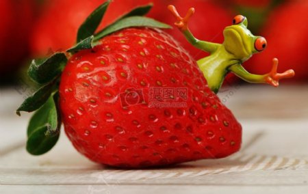 滑稽的草莓