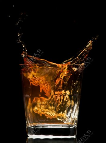 威士忌酒水图片