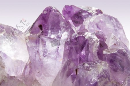 晶莹美丽的紫晶