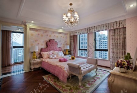 粉色卧室大床落地窗设计图