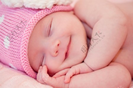 睡着的可爱婴儿图片
