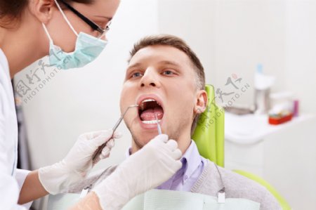 牙科医院与病人图片