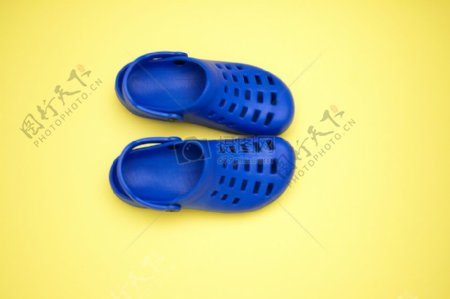 蓝颜色的沙滩鞋