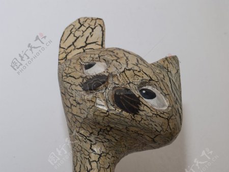 木头雕刻的猫咪
