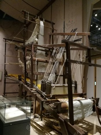 古代大型织布机