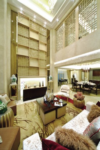 东南亚装修客厅挑高雕花效果图