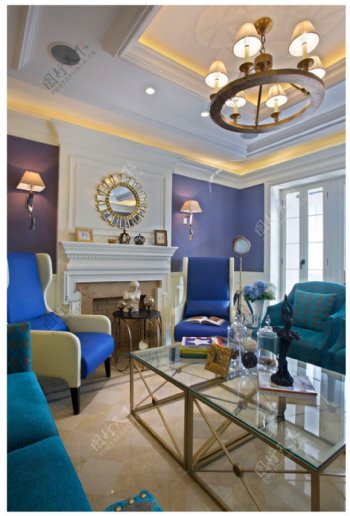 欧式客厅蓝色沙发装修效果图