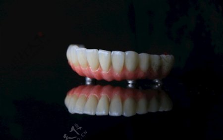牙齿假牙义齿烤瓷牙种植