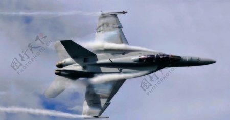 F18战斗机音爆