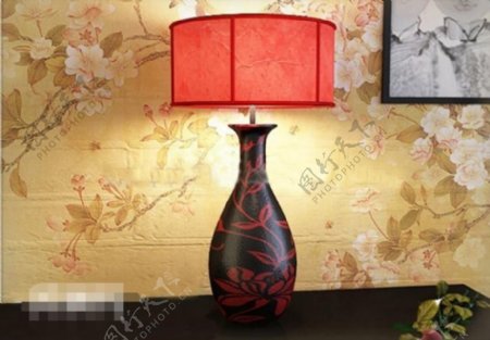 红色浪漫情调中式花瓶台灯素材