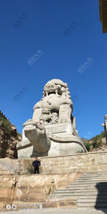 雕塑石狮子