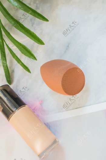 常见的化妆品之美妆蛋粉底