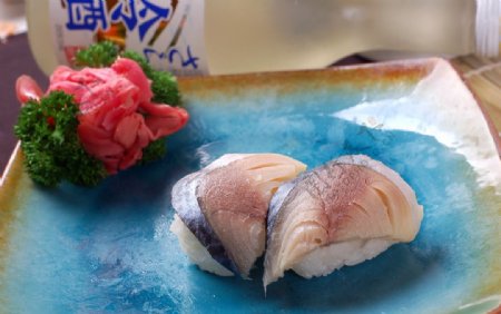 寿司类青鱼握