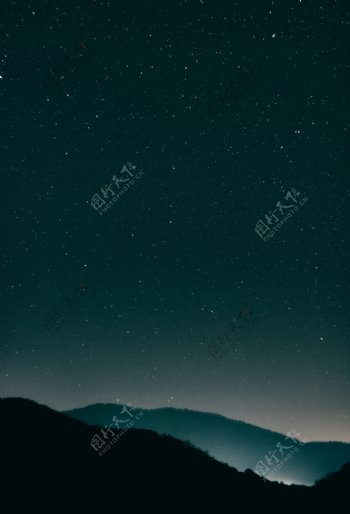 夜景星空山
