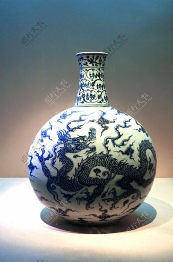 中式古董陶瓷花瓶图片