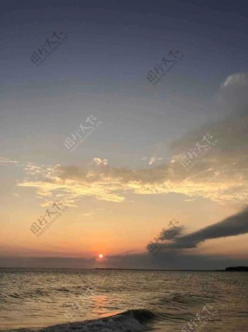 海上夕阳图片