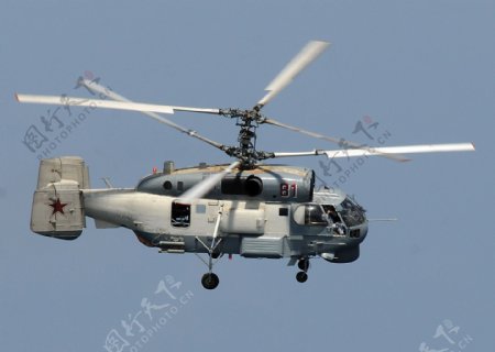 卡27直升机巡逻在亚丁湾