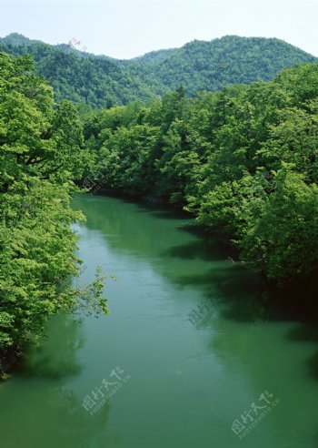 山林河流