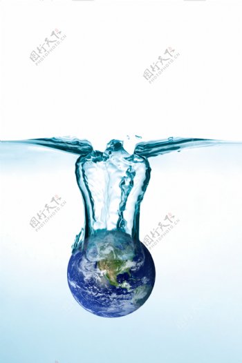 掉进水里的地球