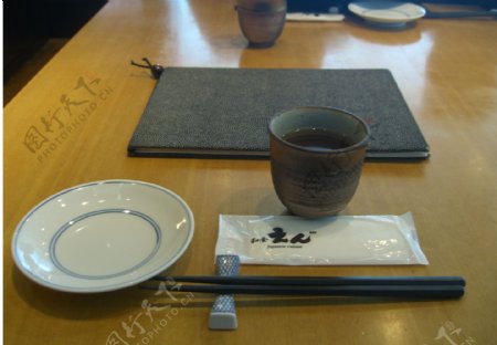 日式料理餐具图片