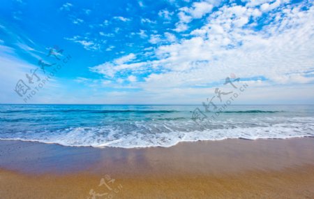 海岸蓝天海浪图片