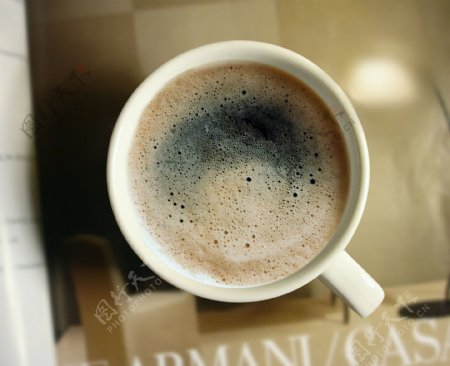纯白咖啡的杯子图片