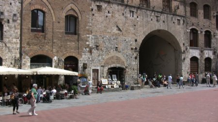 意大利圣吉米尼亚诺游客在广场14股票的录像视频免费下载