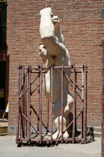 7983雕塑囚徒艺术