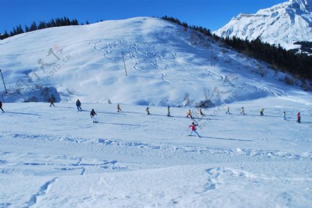 雪山滑雪