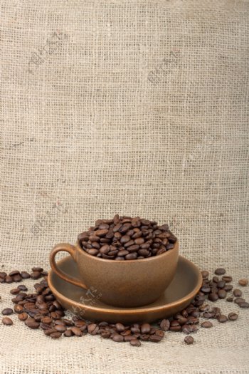 咖啡杯装咖啡豆