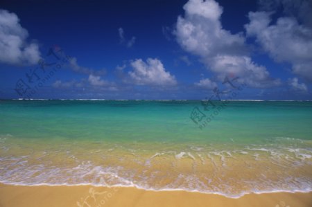 全球首席大百科海滩海边沙滩海浪海水浪花