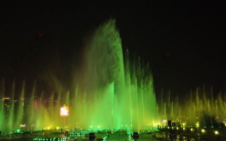 苏州金鸡湖喷泉图片