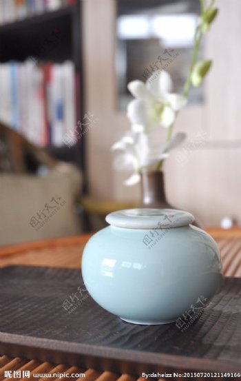 龙泉青瓷茶叶罐粉青图片