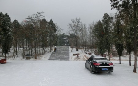 会善寺前雪景图片
