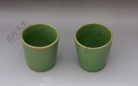 邛窑绿釉茶杯图片
