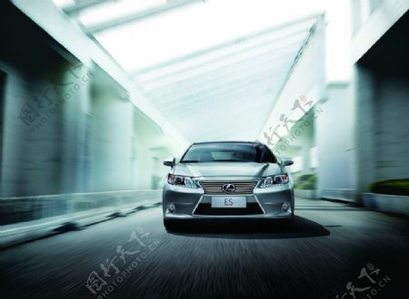 雷克萨斯2012年新款ES汽车广告高清大图图片