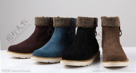 冬季雪地靴图片