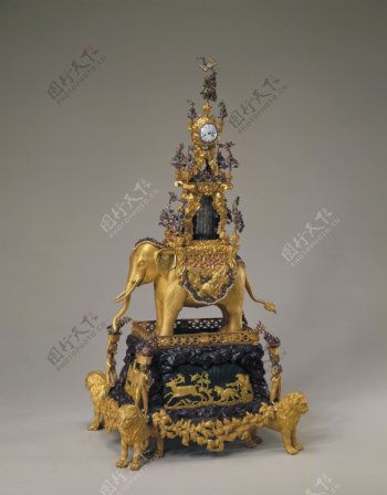 国宝器物清末铜镀金四狮架象驮表故宫博物院藏图片