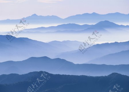 云山雾漫图片