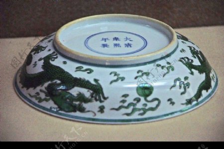 大清康熙年制瓷碗图片