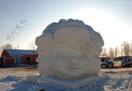 冬季那达慕上的雪雕图片