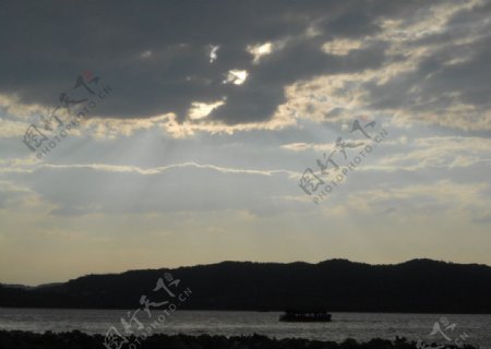 7月中旬傍晚的西湖图片
