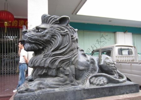 狮子雕像图片
