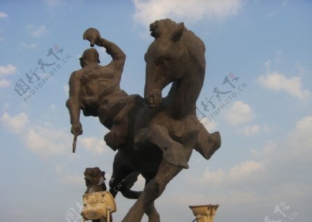 蒙古骑士雕像图片