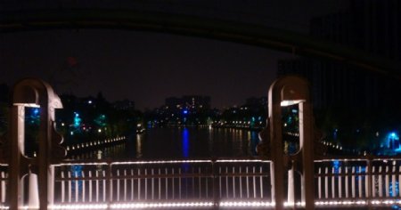 河边夜色图片
