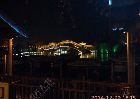 古桥夜景图片