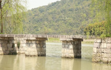 委婉山小桥流水图片