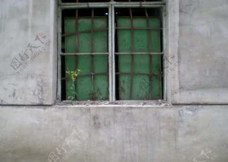 废弃建筑的窗户图片